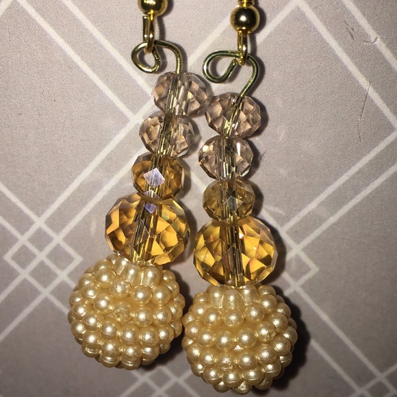 đź’•Pearls and Champagne Crystals - Picture 2 of 2